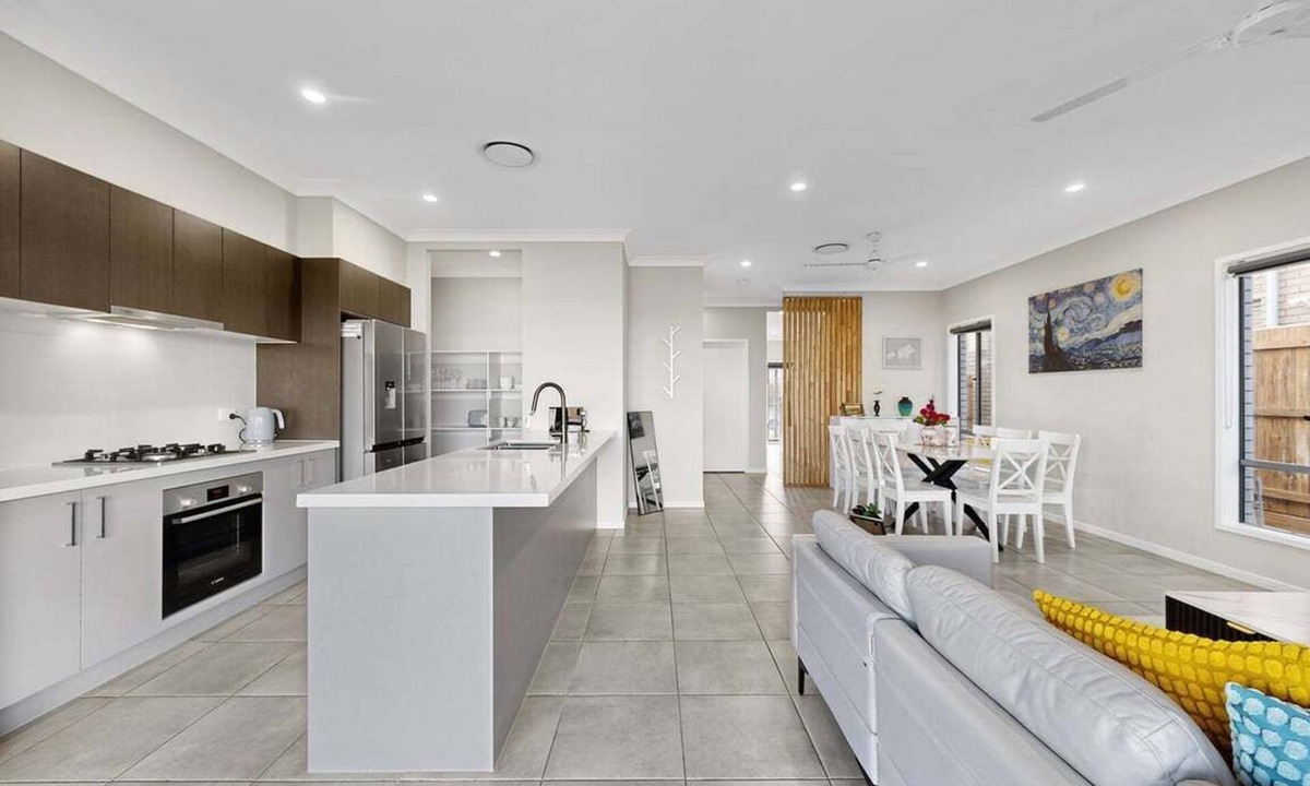 Griffin House | Griffin Family Stay – 4BR Modern Home