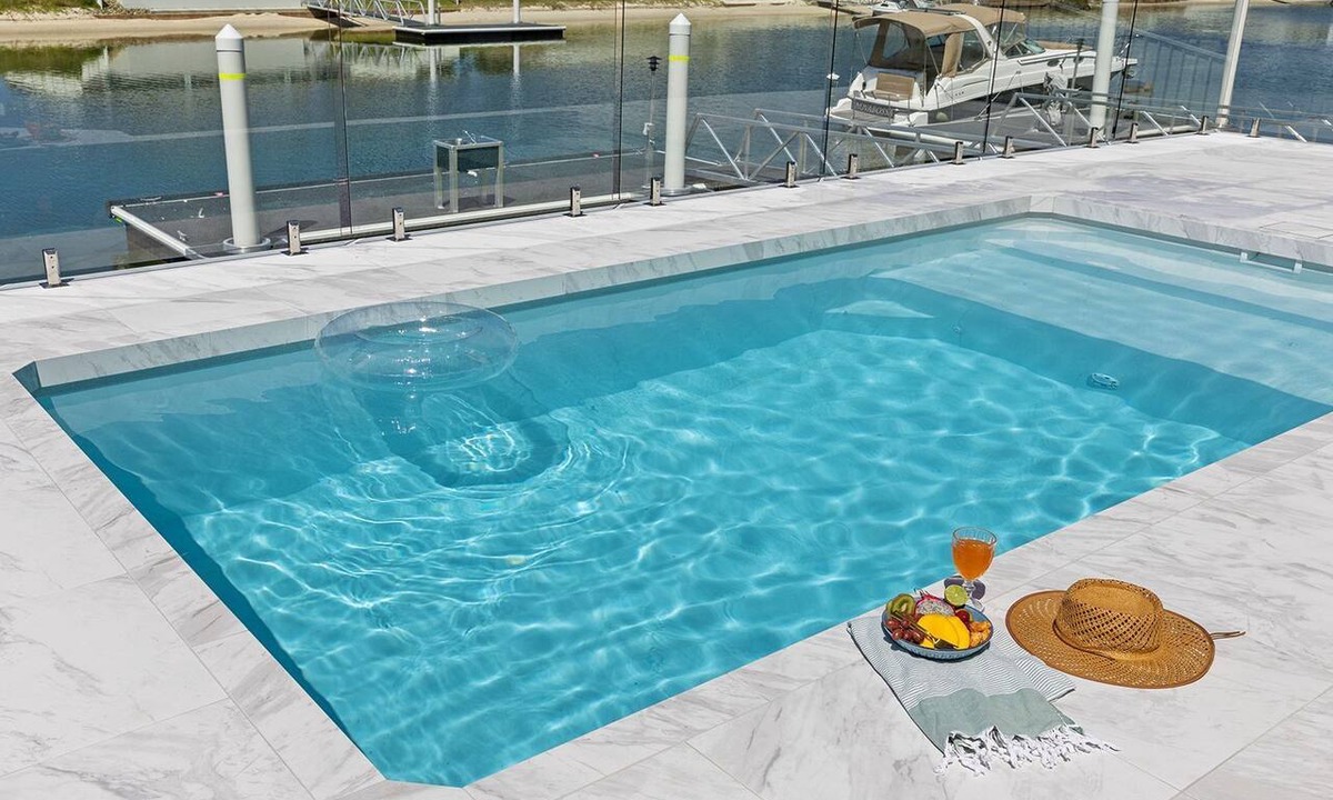 Yamba House | Hamptons House - Heated Pool and Private Pontoon - Holiday Yamba