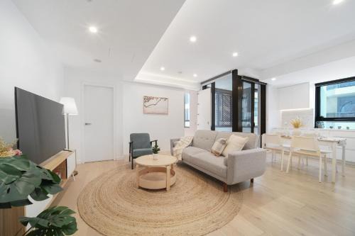 North Sydney Apartment | Harbour Lifestyle Modern 1BR in Prime Spot