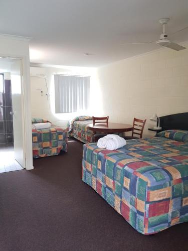Gladstone Hotel | Harbour Lodge Motel