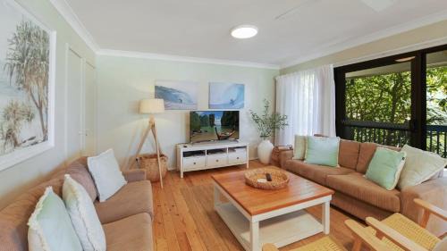 Avoca Beach House | Hear The Waves - Enjoy The Sea Breezes