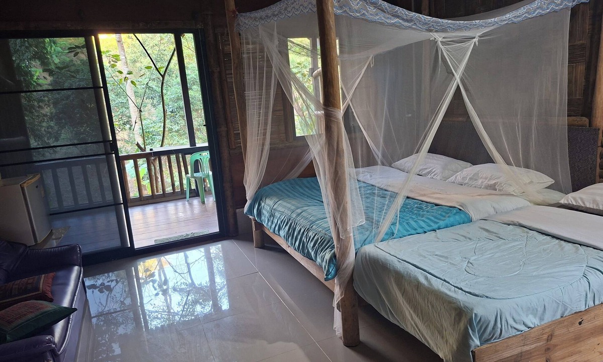 Mae Yao House | Hill Tribe Art House