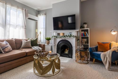 Devonport House | Home on Macfie St
