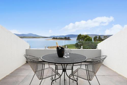 Jindabyne Hotel | Horizons Lake Jindabyne