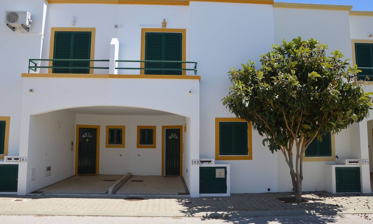 Manta Rota House | House with patio near the beach