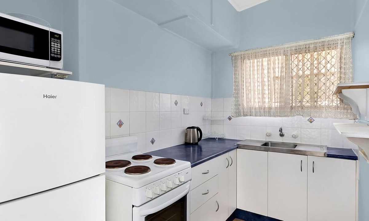 The Entrance North Apartment | Hutton Hide Away - East Coast Getaways