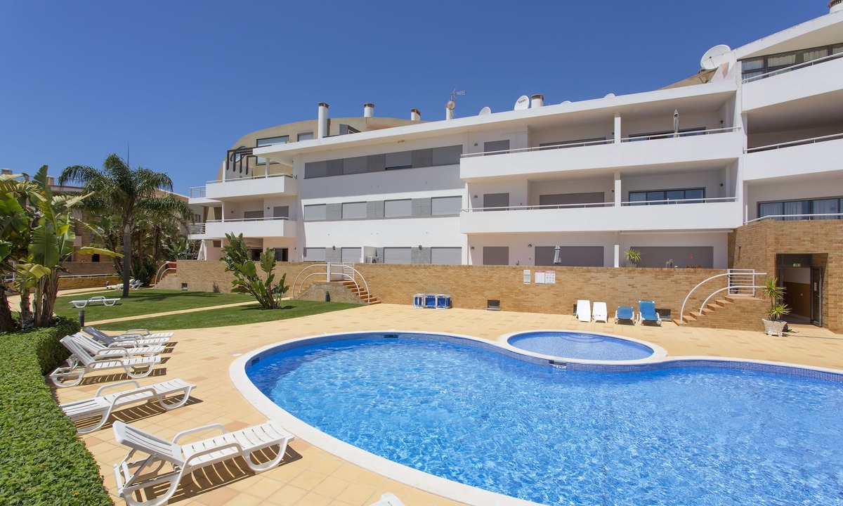 Ameijeira Apartment | Ideally situated for a relaxing vacation