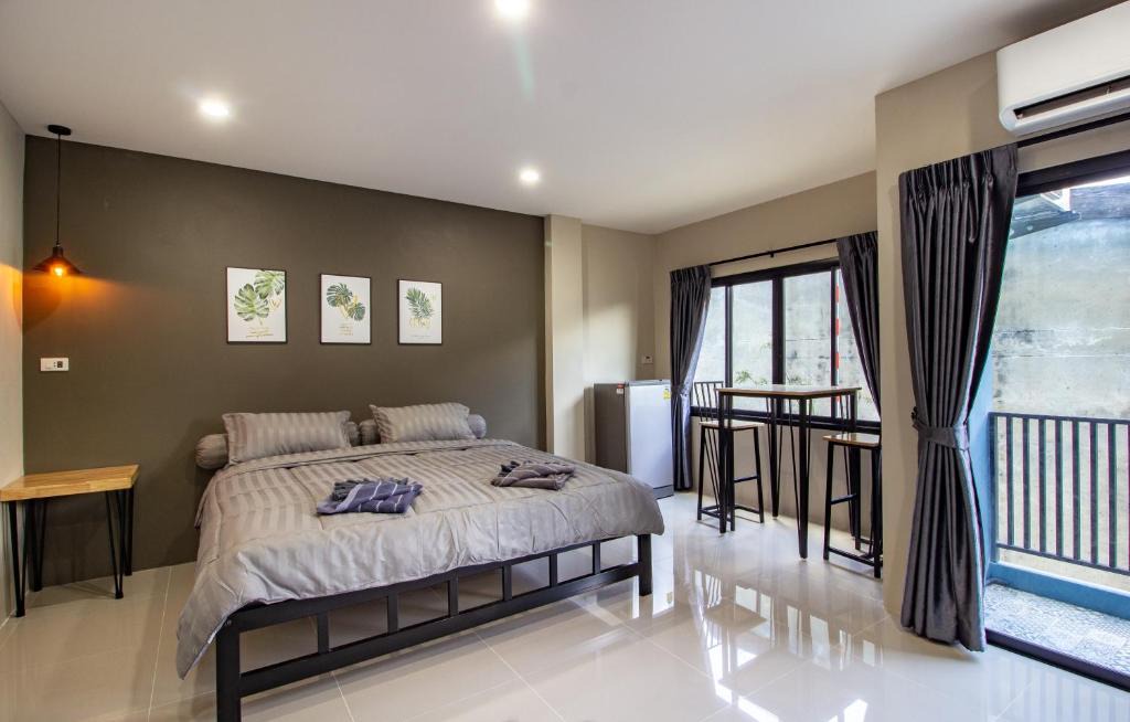 Ratchaburi Hotel | Is Am Are Stay Boutique