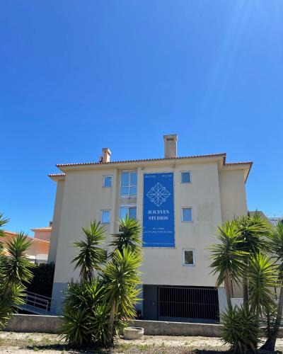 Cascais Apartment | Juiceven Studios