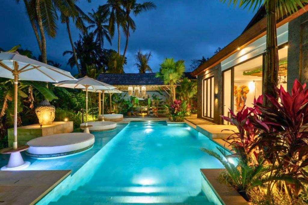 Pejeng Villa | Kalya Luxurious 8 BR Private Pool Villa