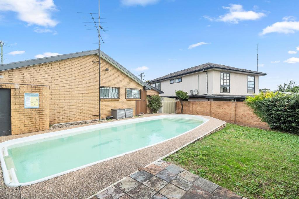 Kanahooka House | Kanahooka Lakeside with Pool & Family Escape