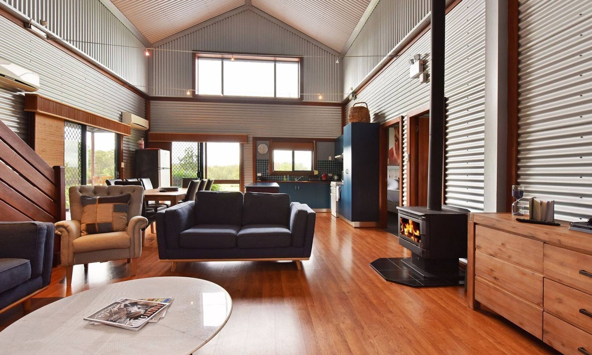 Lower Belford House | Kelman Cottage - tucked away with pool + views + native wildlife
