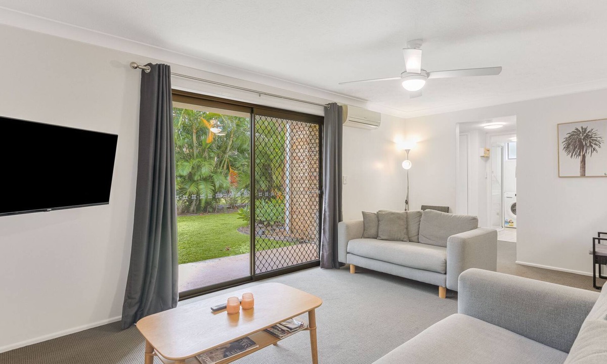 Coolangatta Apartment | Kirra Belle 1 - Central Kirra - Pet Friendly!