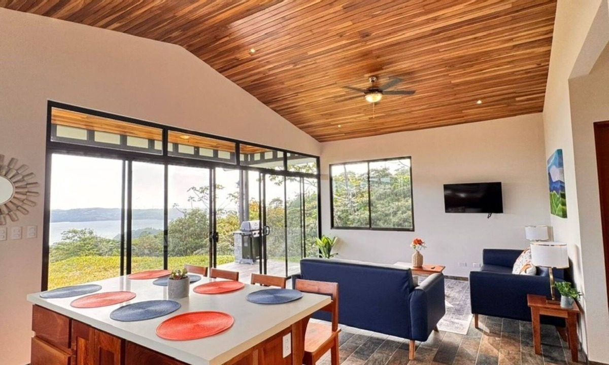 Arenal House | Lake Sunset House in Arenal-quiet retreat spectacular views