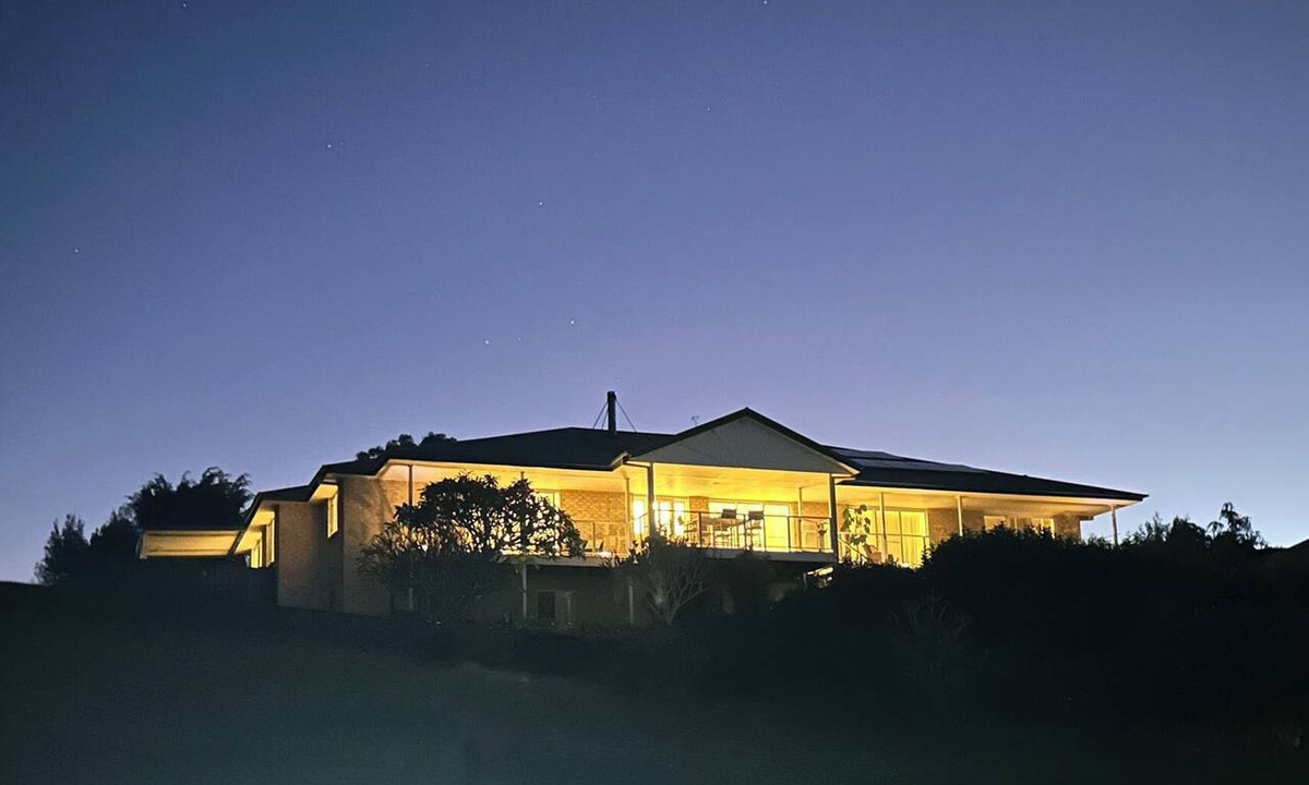 Coomba Park House | Large group retreat overlooking beautiful Wallis Lake with stunning views.