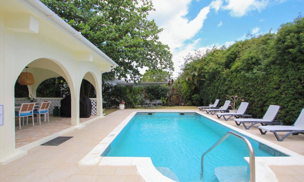 Sunset Crest House | Large pool, gardens and close to beach - Aqua Bliss