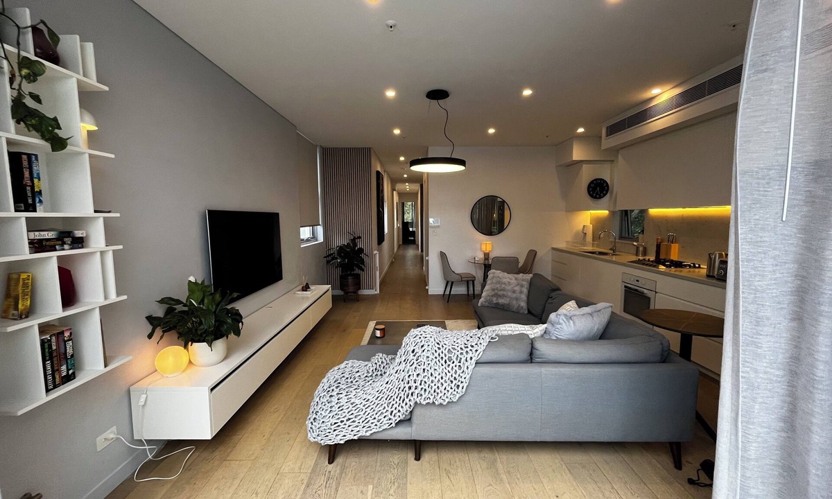North Bondi Apartment | Large Top floor Penthouse Apartment with Private Elevator access from U/G Garage