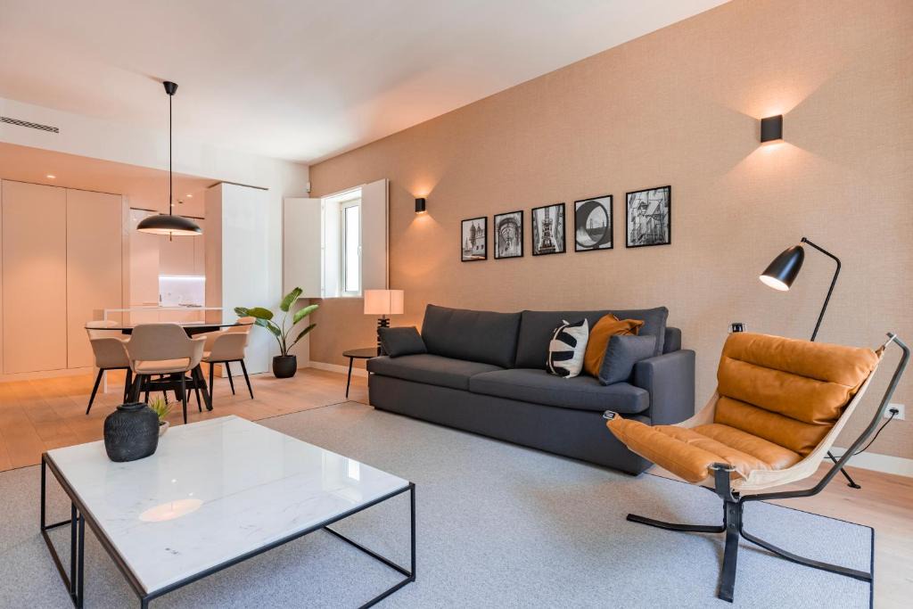 Sao Jose Apartment | Liberdade Elegance W/Rooftop Pool by LovelyStay