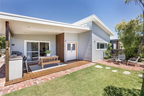 Dunsborough House | LJ's Hideout
