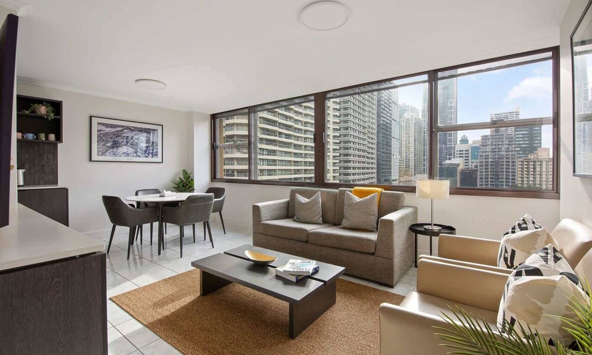 Darlinghurst Apartment | Luxe CBD Apt | Hyde Park Views + Pool & Gym & Spa