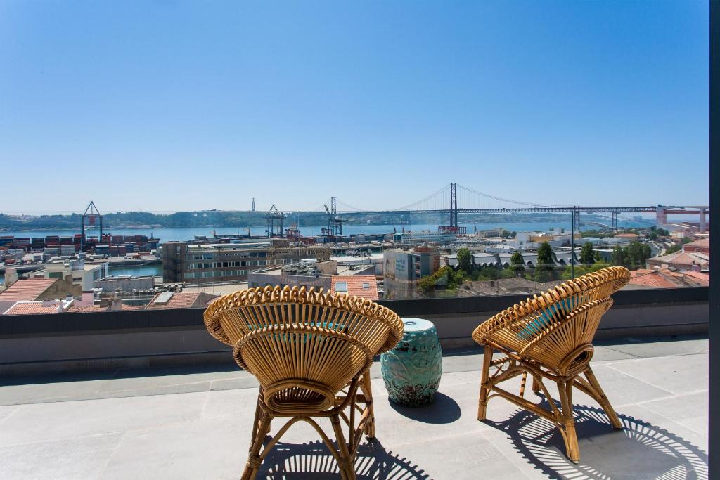 Lisbon Old Town Apartment | LuxLapa Duplex