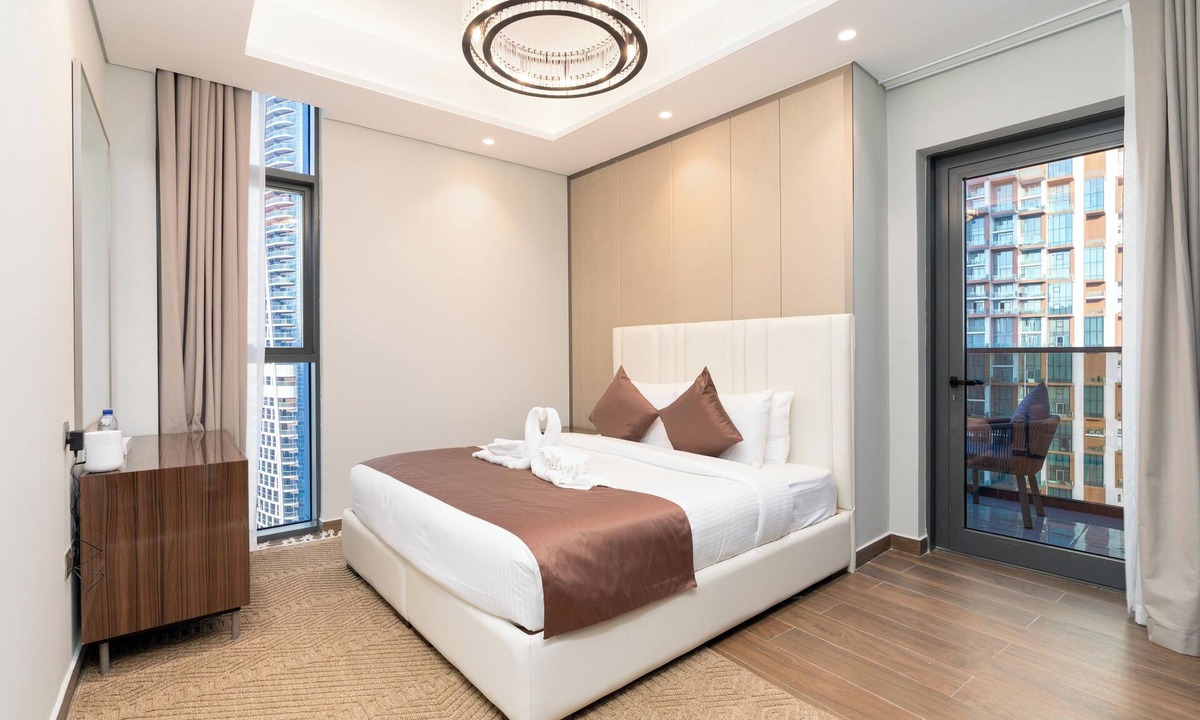 Business Bay Apartment | Luxurious 2BR Partial Burj View l King size Bed