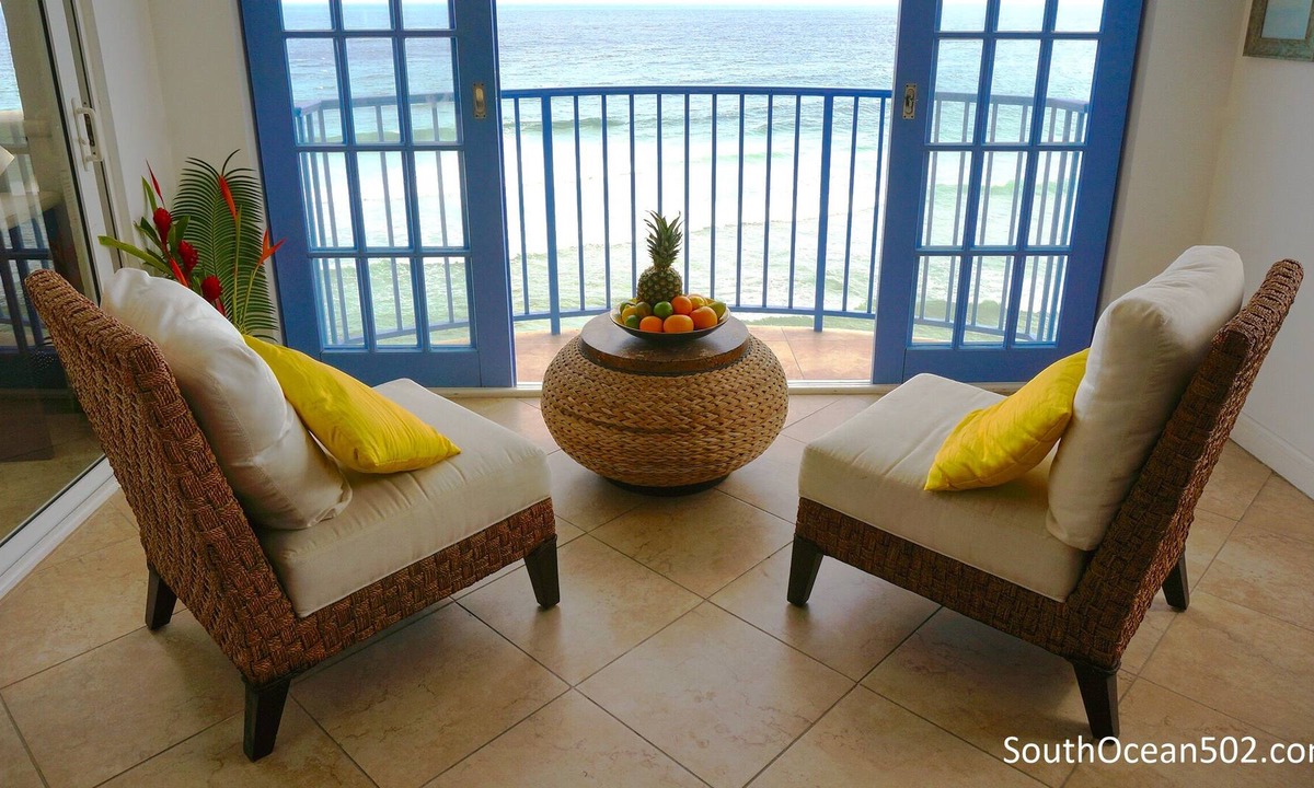 Hastings Apartment | Luxurious beachfront apartment with pool, AC, breathtaking views, South Coast