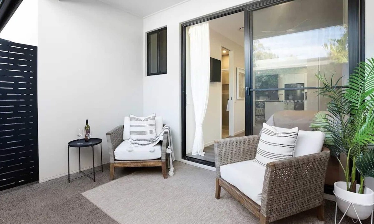Peregian Springs House | Luxury Stay and Play -with Pool