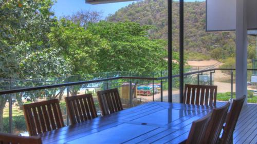 Horseshoe Bay Apartment | Maggies Beachfront Apartment 5