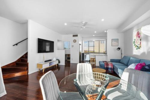 Manly House | Manly Beach View Townhouse Haven
