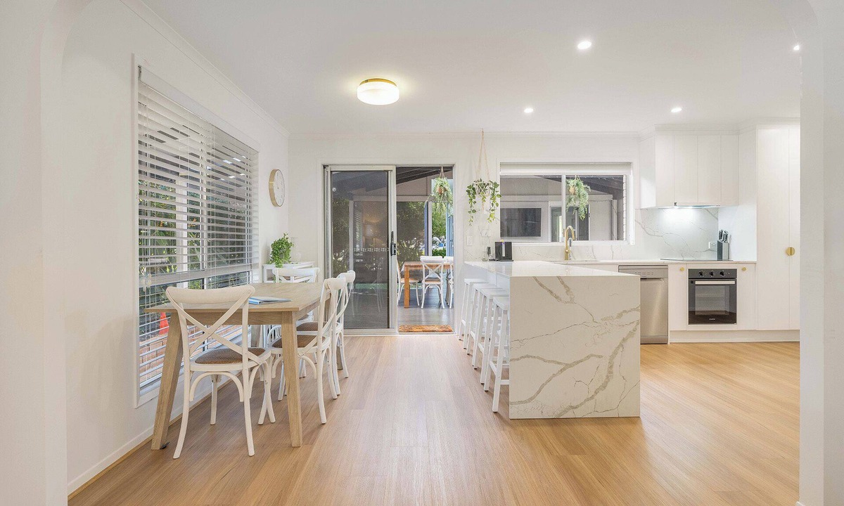 Maroochydore Apartment | Maroochy 4 Bedroom Family Beachhouse - Pet Friendly