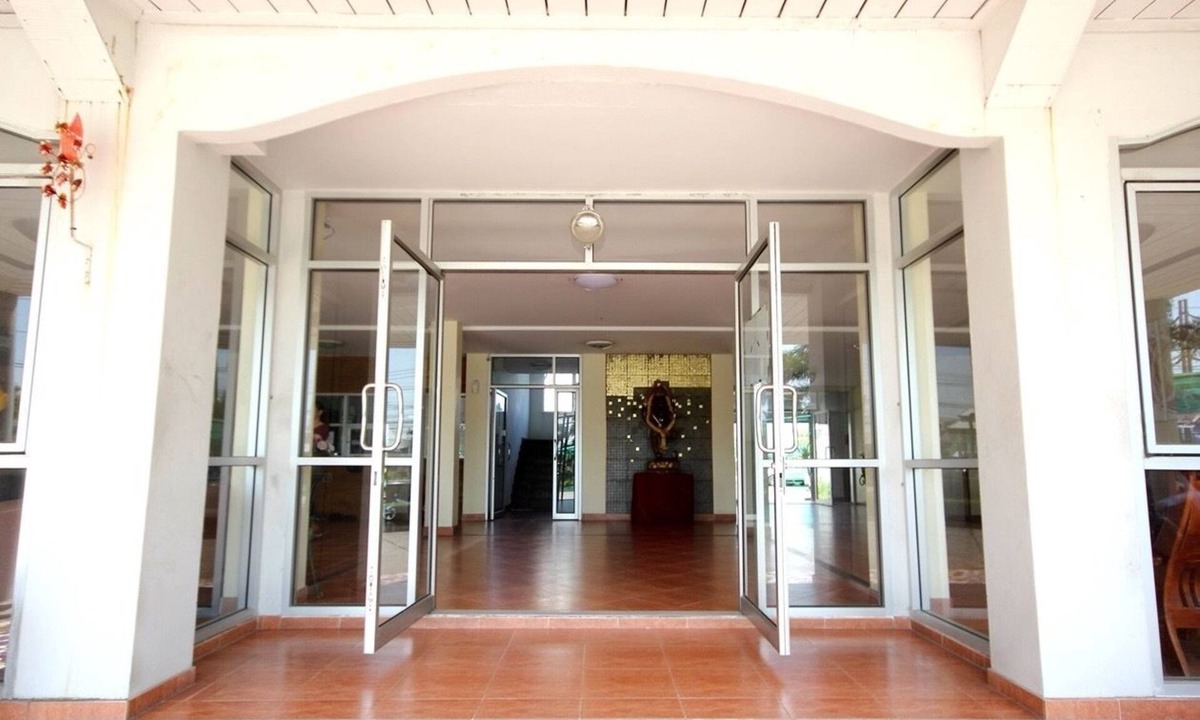 Phan Thong Hotel | Matini Amata