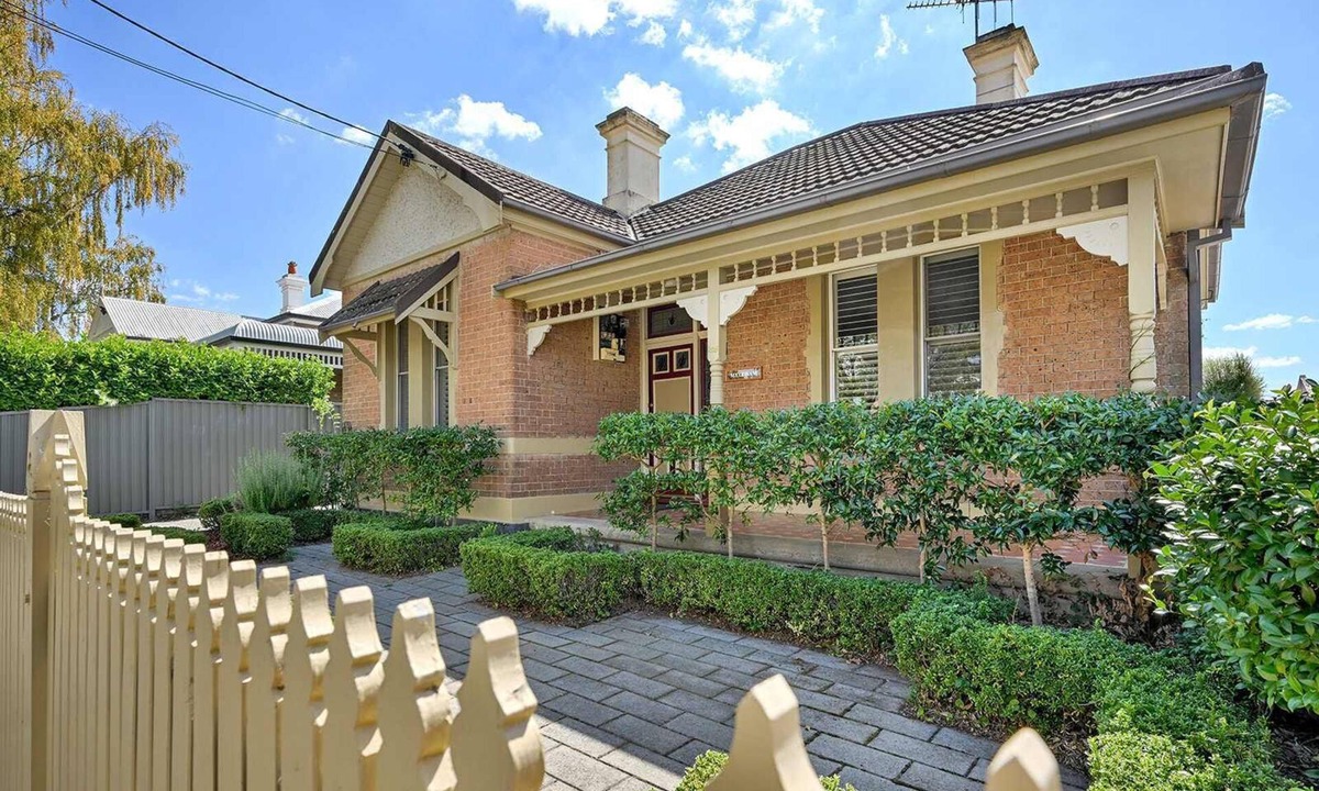 Orange House | Meltham on March - 4 Bed, CBD, Heritage Dream