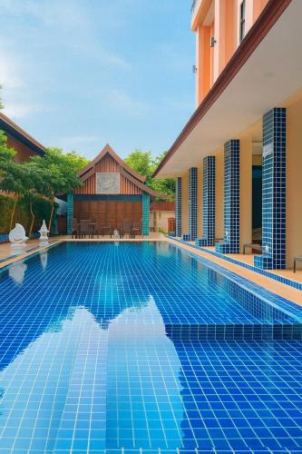 Central Pattaya Hotel | Mido Selected Resort Pool Hotel