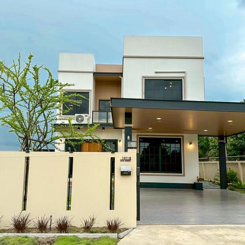 San Pu Loei Villa | Mimi Pool Villa Chiangmai