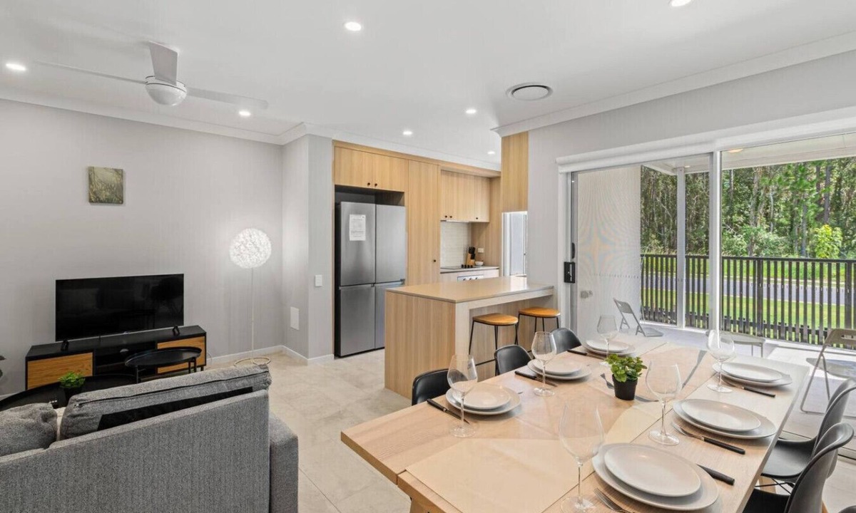 Mango Hill House | Modern 3BR Home w/Pool & Balcony | Mango Hill