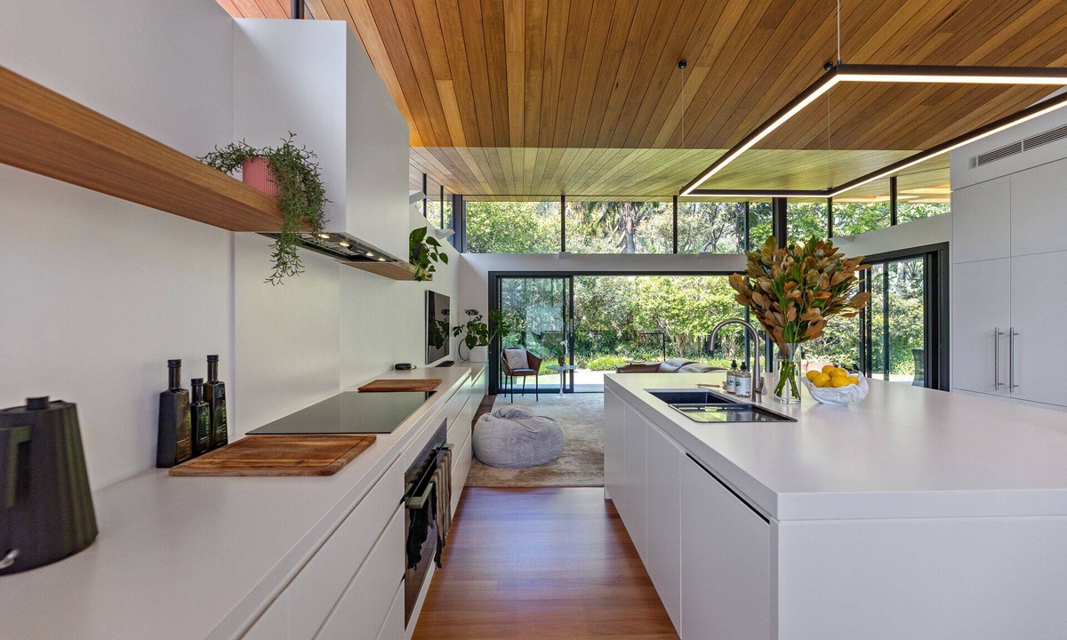 Pearl Beach House | Modern Architectural House Nestled in Exclusive Pearl Beach