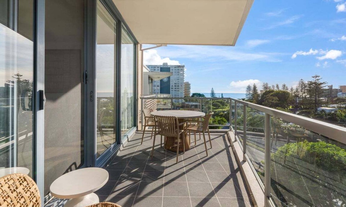 Burleigh Heads Apartment | Modern Coastal Escape at Swell 2028