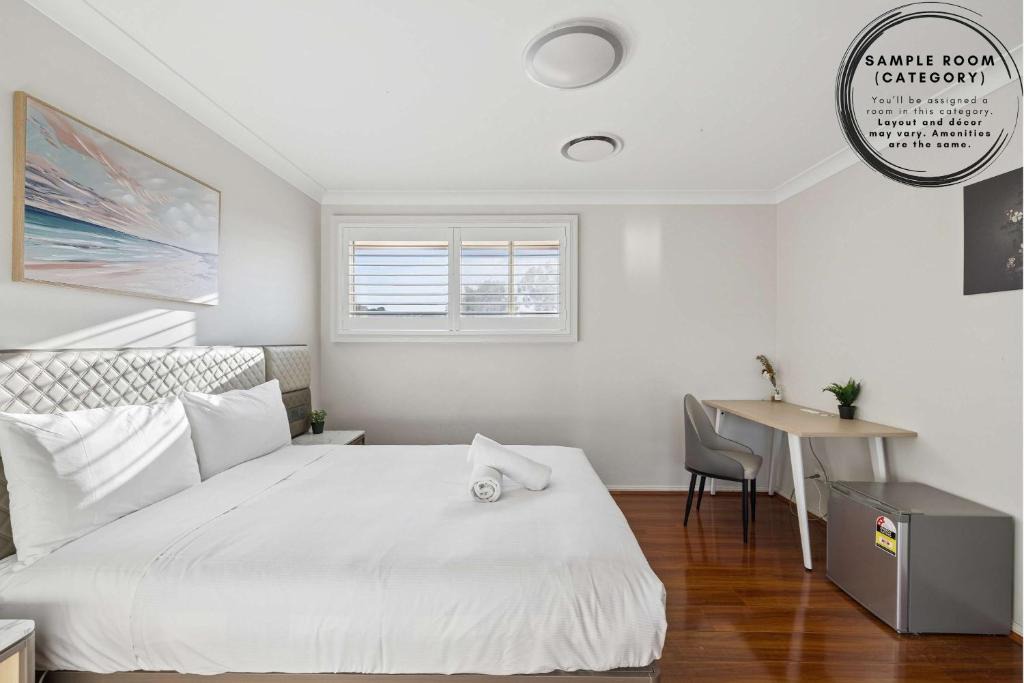Seven Hills House | Modern Double Room Near Station & Easy M2 and M7 with Shared Bathroom and Amenities