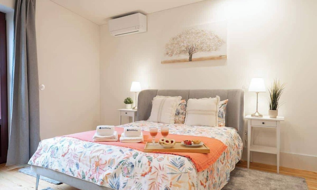 Oliveira do Castelo Apartment | Modern & Spacious Home by Host Wise