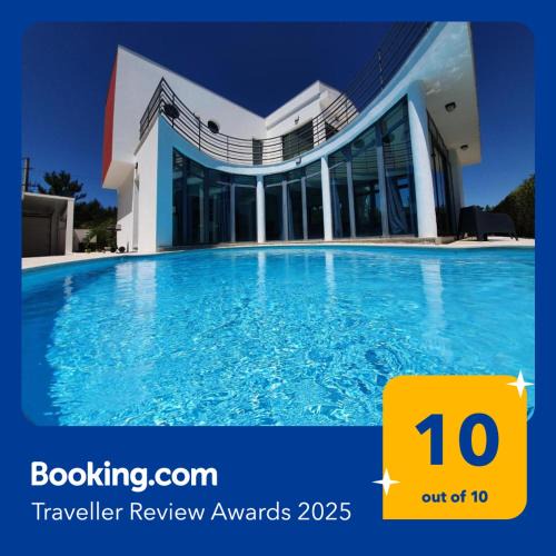 Quinta do Anjo Villa | Modern Villa with Private Pool Near Parque da Arrabida, Palmela
