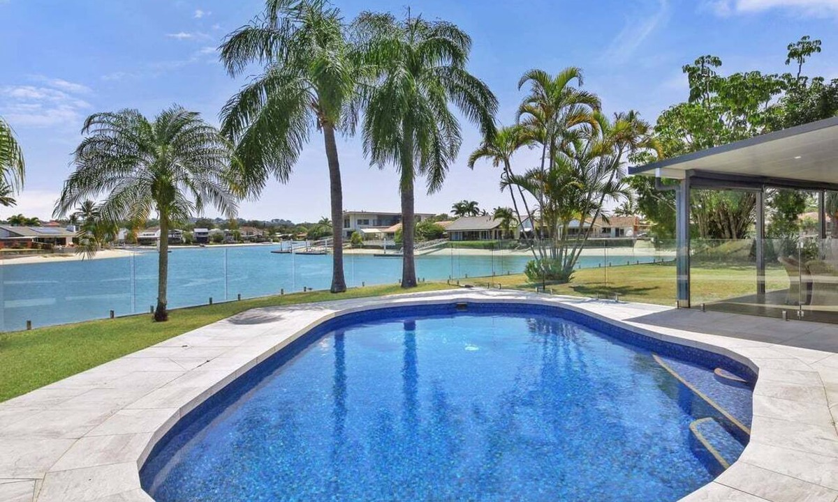 Mooloolaba Apartment | Mooloolaba Waterfront Living - Pool, BBQ