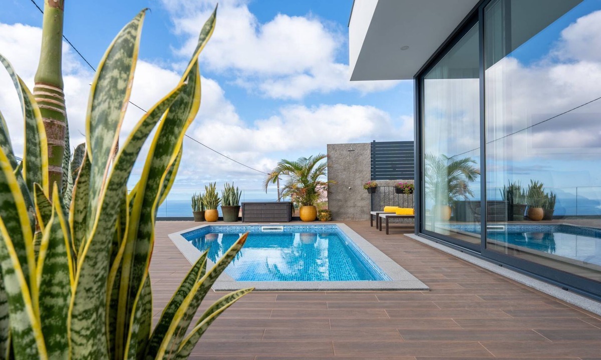 Estreito da Calheta House | Moonlight Villa by LovelyStay