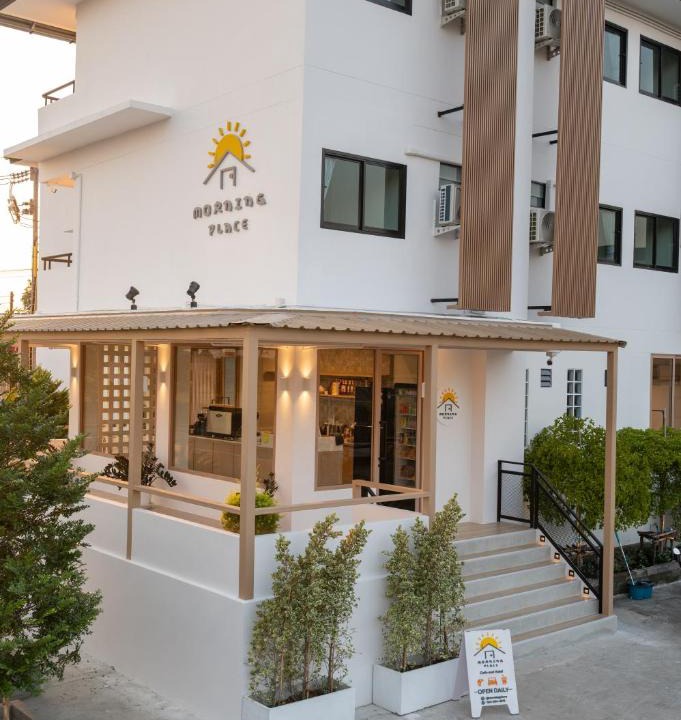 Krathum Lom Hotel | Morning Place