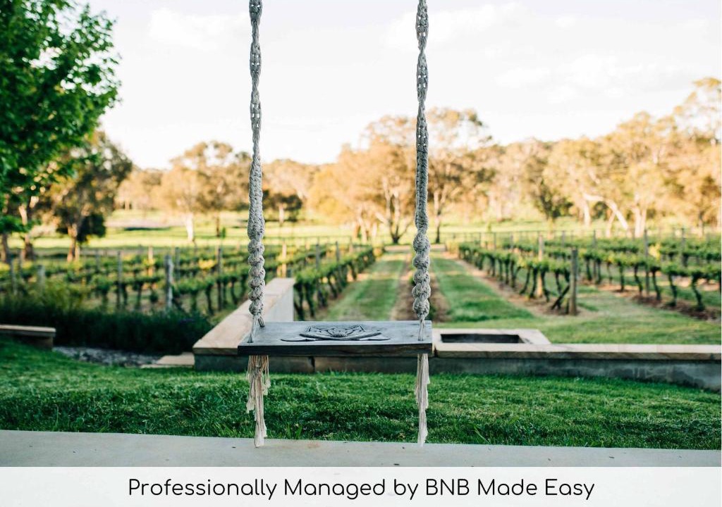 Orange Apartment | Mortimer's Wines Studio - Adults Only Retreat