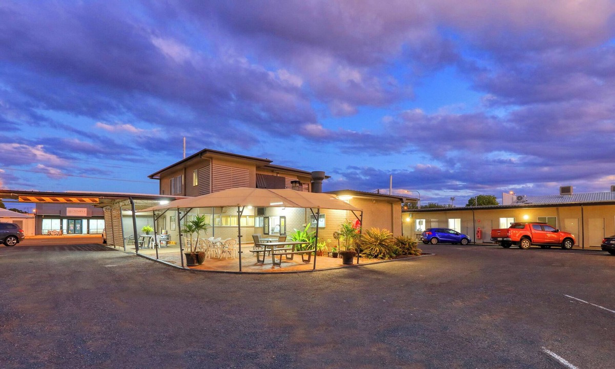 Emerald Hotel | Motel 707