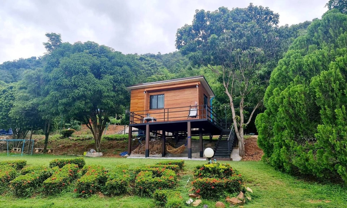 Phetchaburi Cabin | Mountain Front Hut For 2 Rare Birds, Bikes, nature