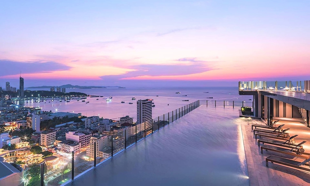 Central Pattaya Apartment | Near The Beach and Best Pool - Great Location