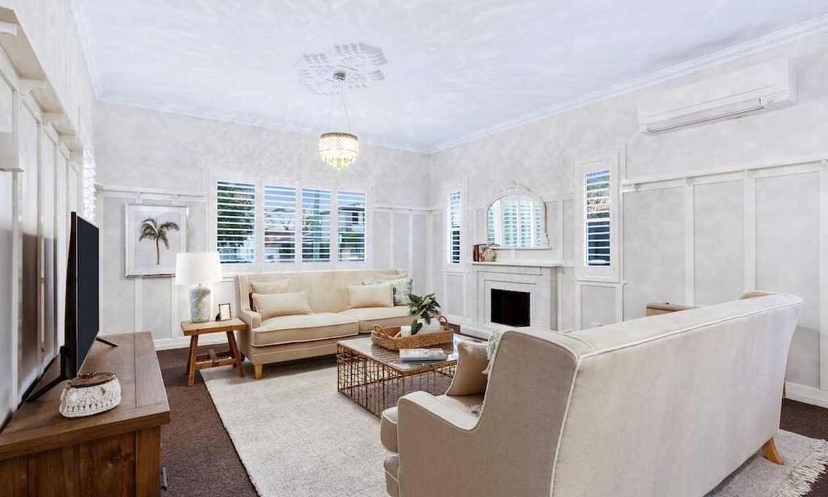 Toowoomba House | Nell’s Place - Stunning home, walk to CBD