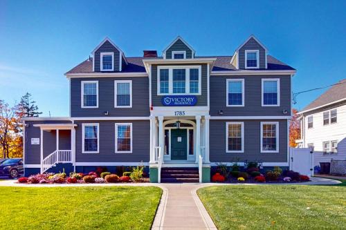 Holyoke Apartment | Nurse-Ready Studio Retreat! 2 Mi to Dtwn Holyoke